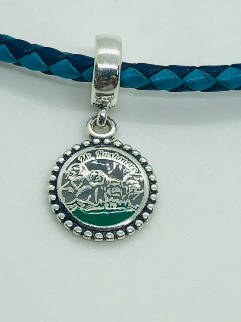 ✨✨Pandora Mt. Rushmore Exclusive Charm